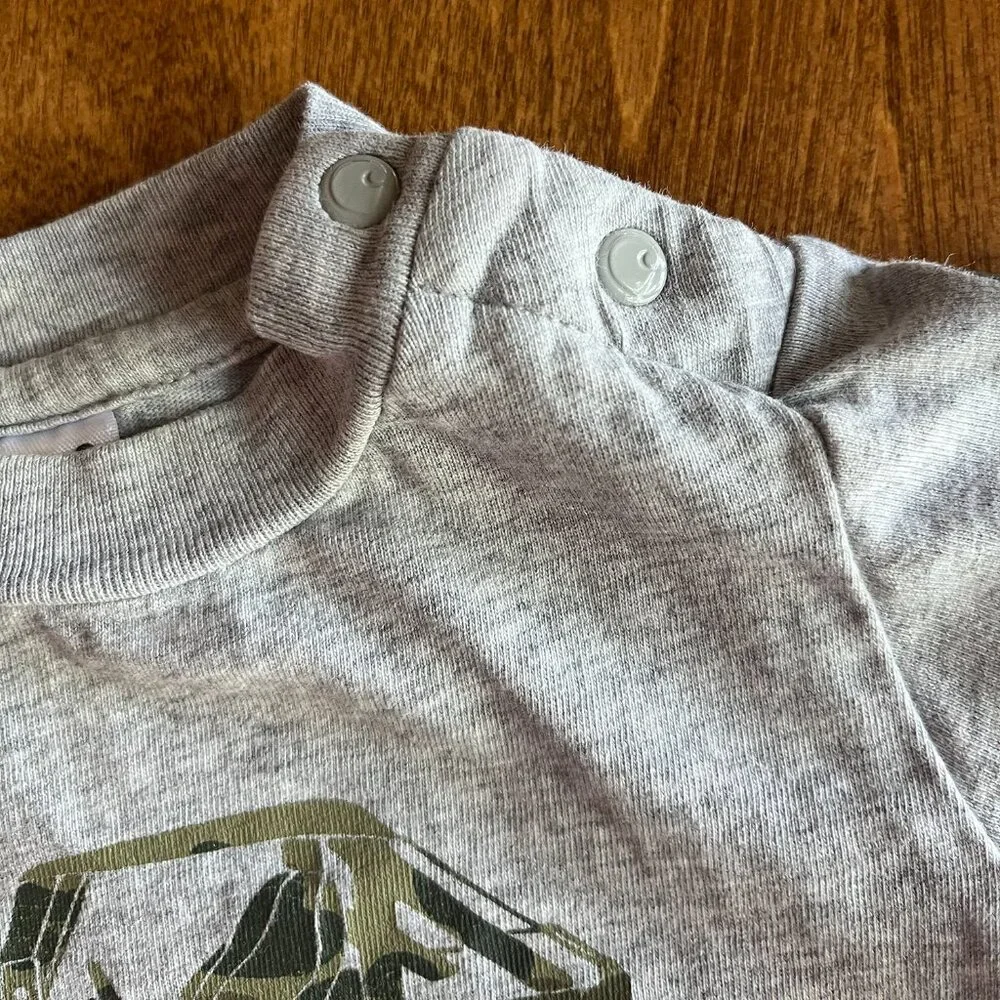 Carhartt vehicle onesie 6m